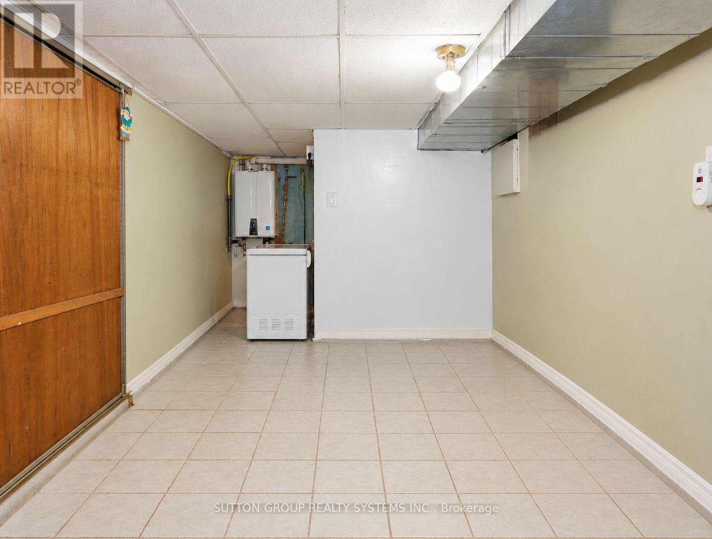 120 Brownville Avenue, Toronto, ON photo 15