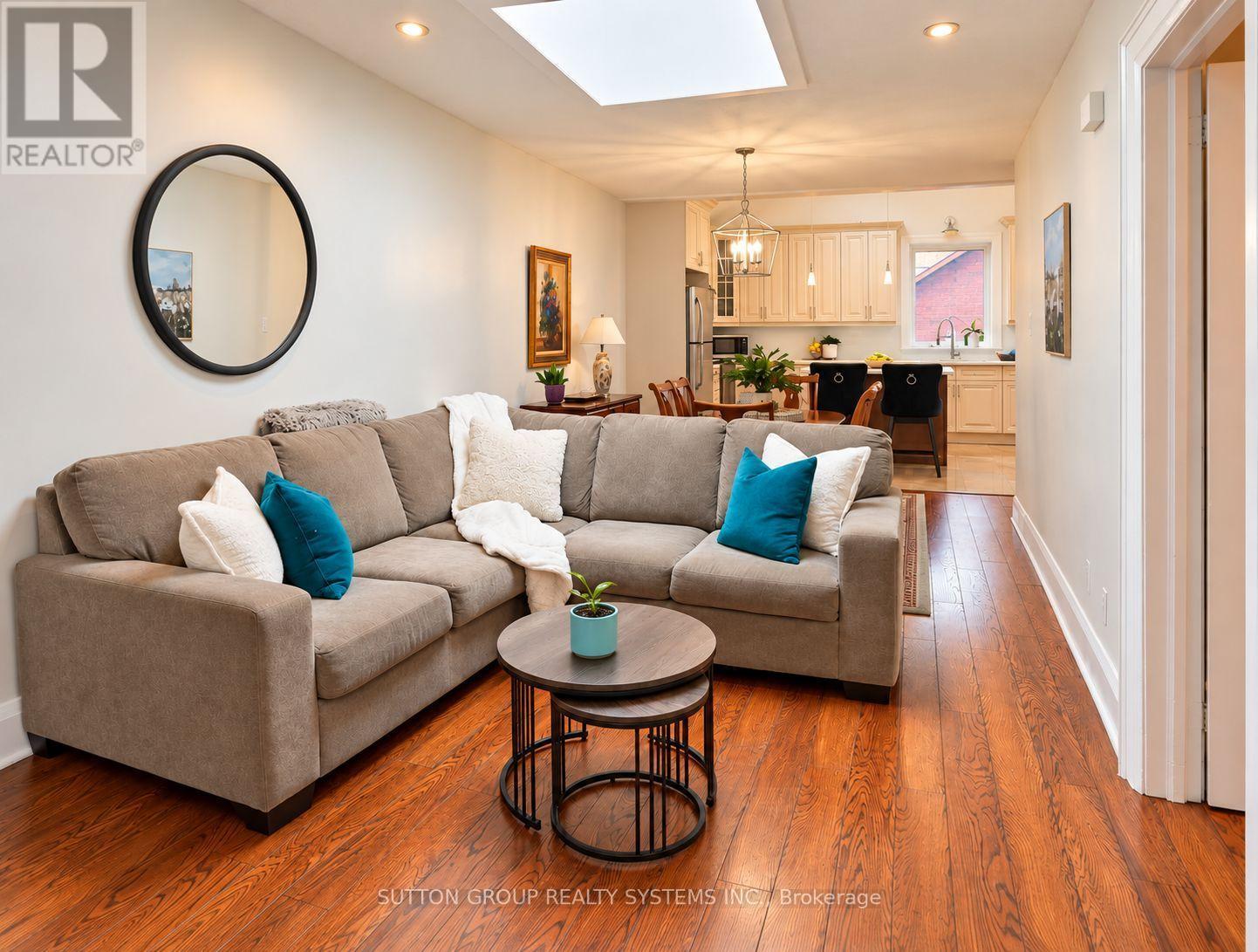 120 Brownville Avenue, Toronto, ON photo 5