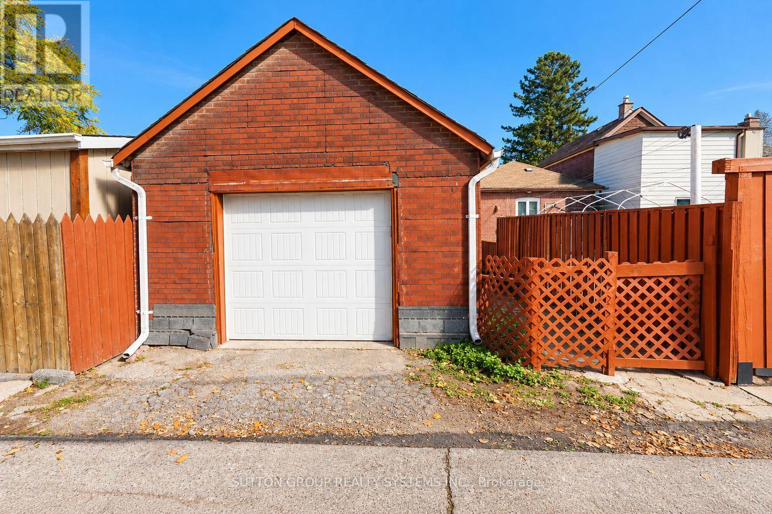 120 Brownville Avenue, Toronto, ON photo 19