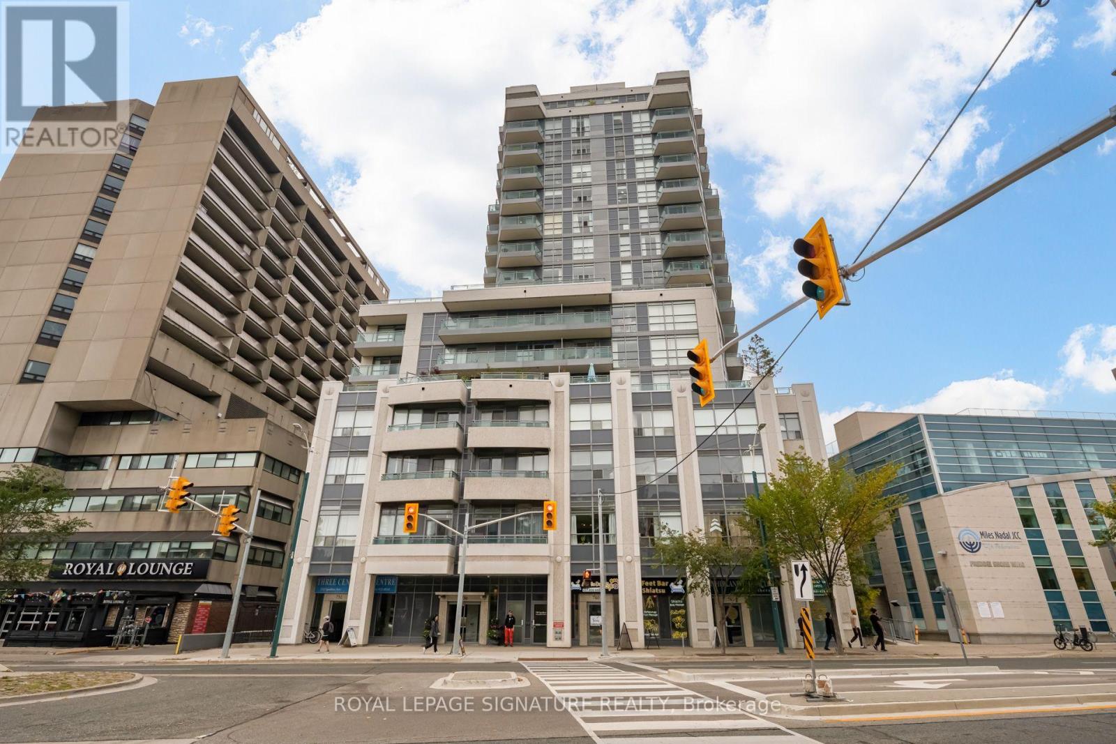 Photo of 736 Spadina Avenue