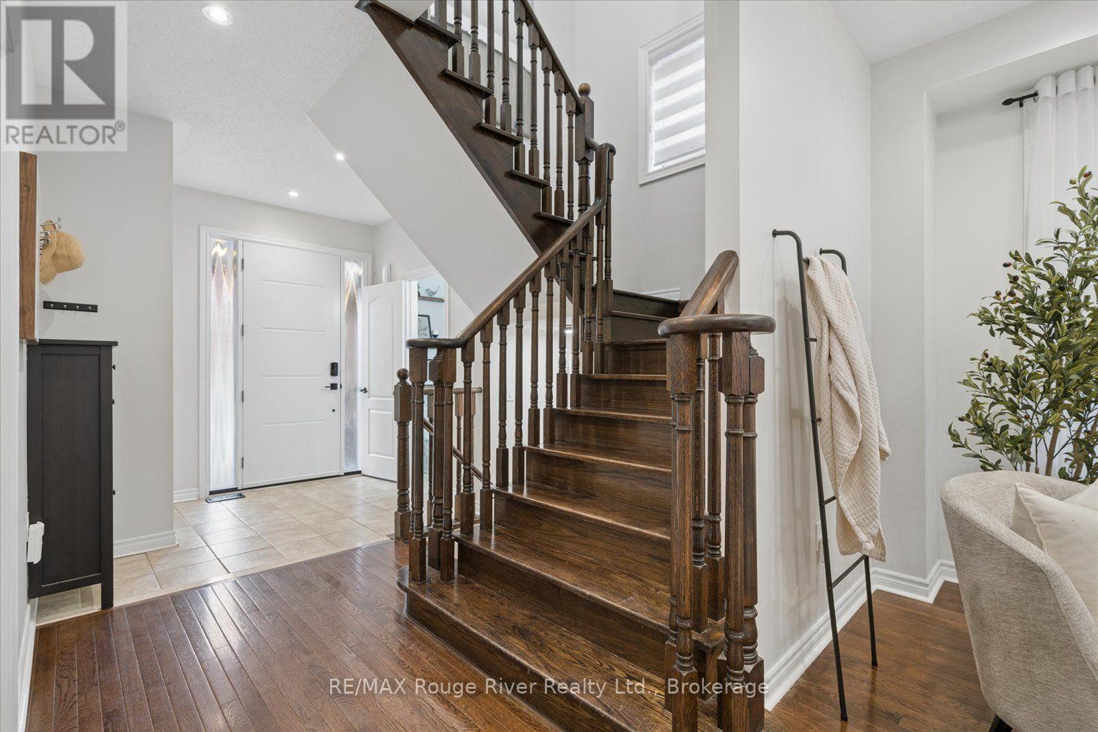 36 Shrewsbury Drive, Whitby, ON photo 4
