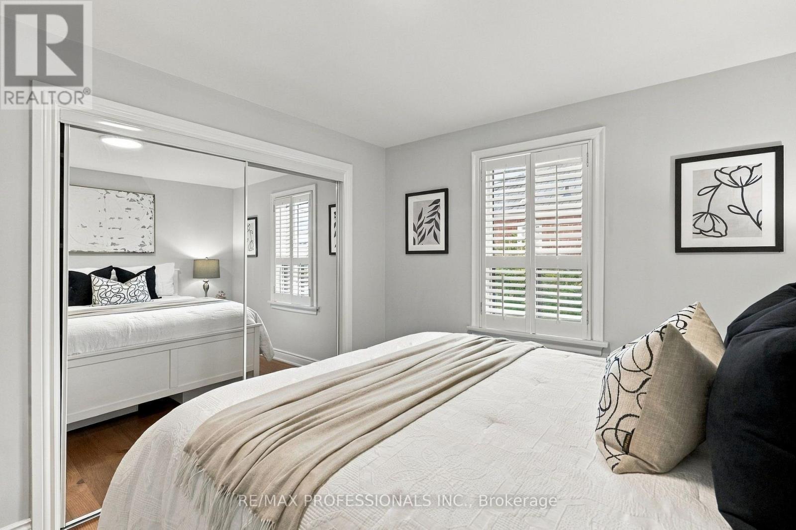 28 Wickford Drive, Toronto, ON photo 13