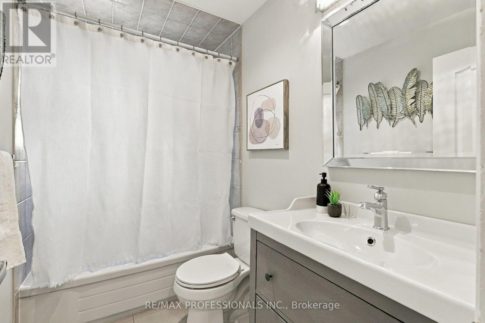 28 Wickford Drive, Toronto, ON photo 15