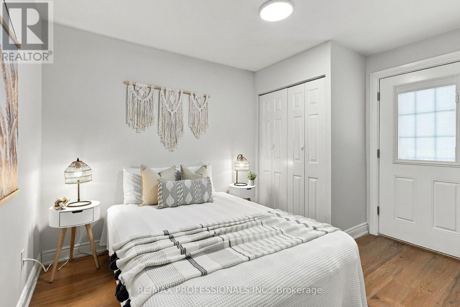 28 Wickford Drive, Toronto, ON photo 16