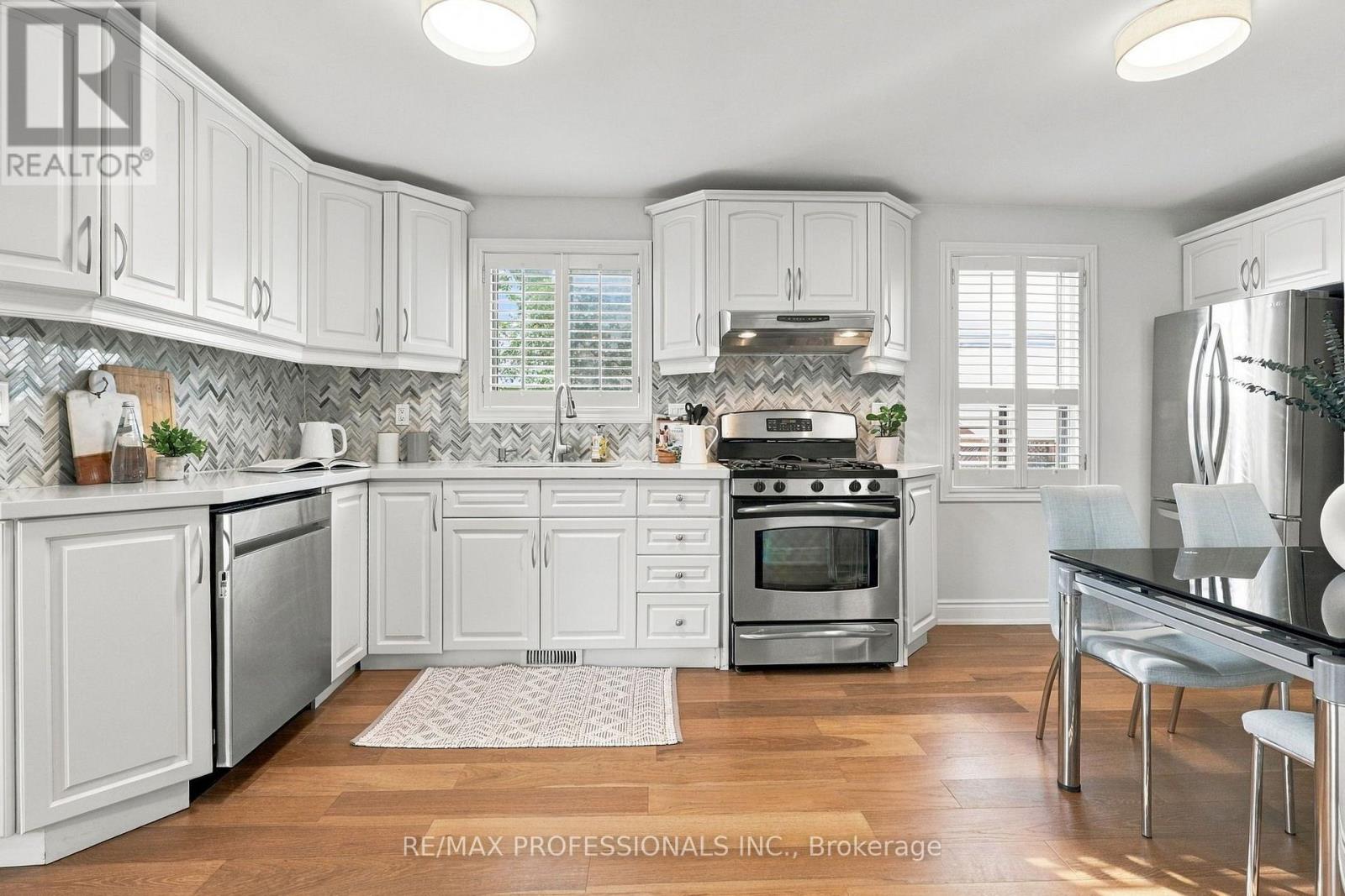 28 Wickford Drive, Toronto, ON photo 8