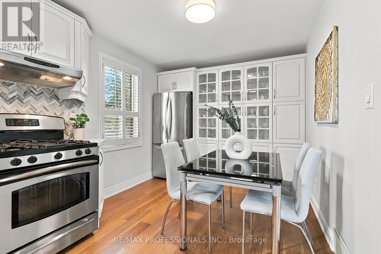 28 Wickford Drive, Toronto, ON photo 9