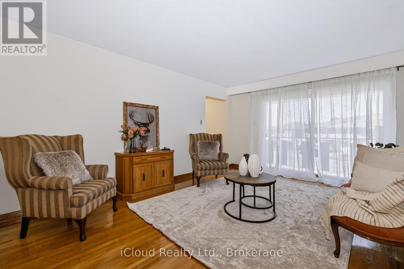 24 Radford Drive, Brampton, ON photo 3
