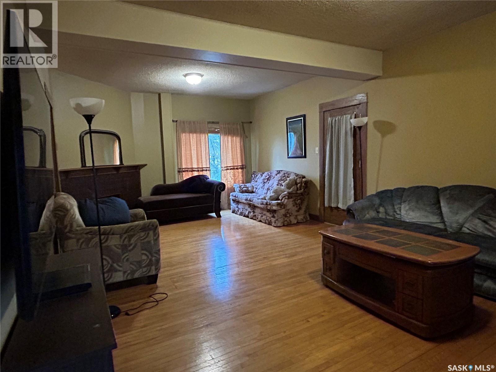 1134 1st STREET, Estevan — photo 4