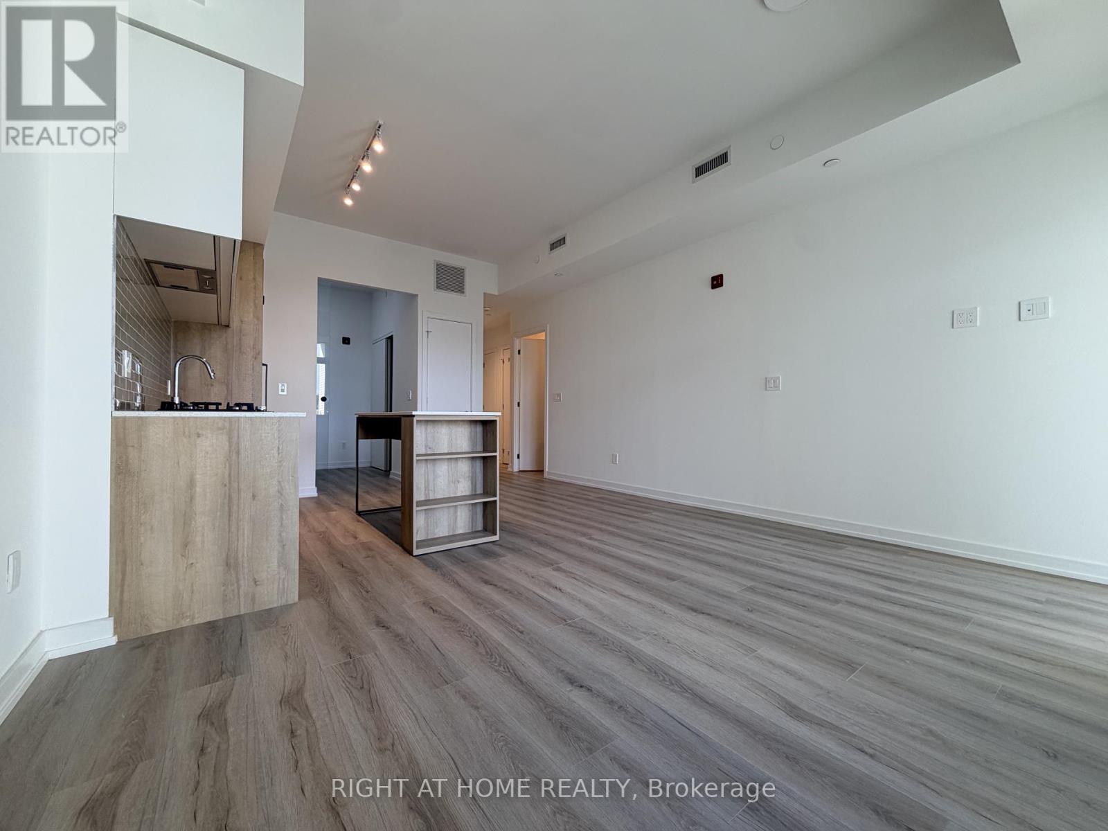 #301 722 MARLEE AVENUE - 20
