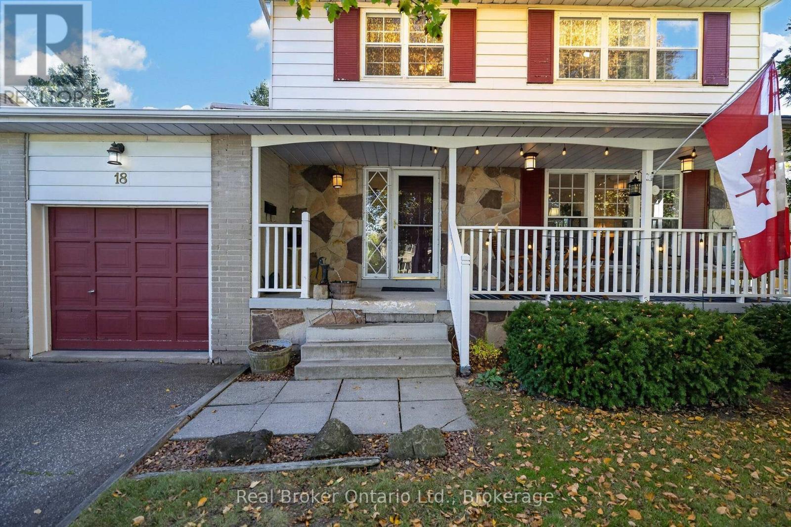 Photo of 18 KINGSVIEW BOULEVARD E