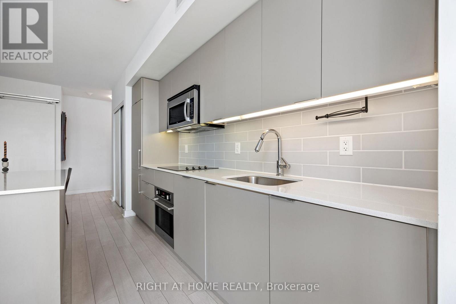 426- 5 Hanna Avenue, Toronto, ON photo 12