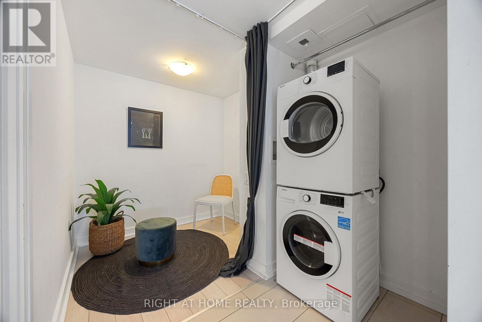 426- 5 Hanna Avenue, Toronto, ON photo 25