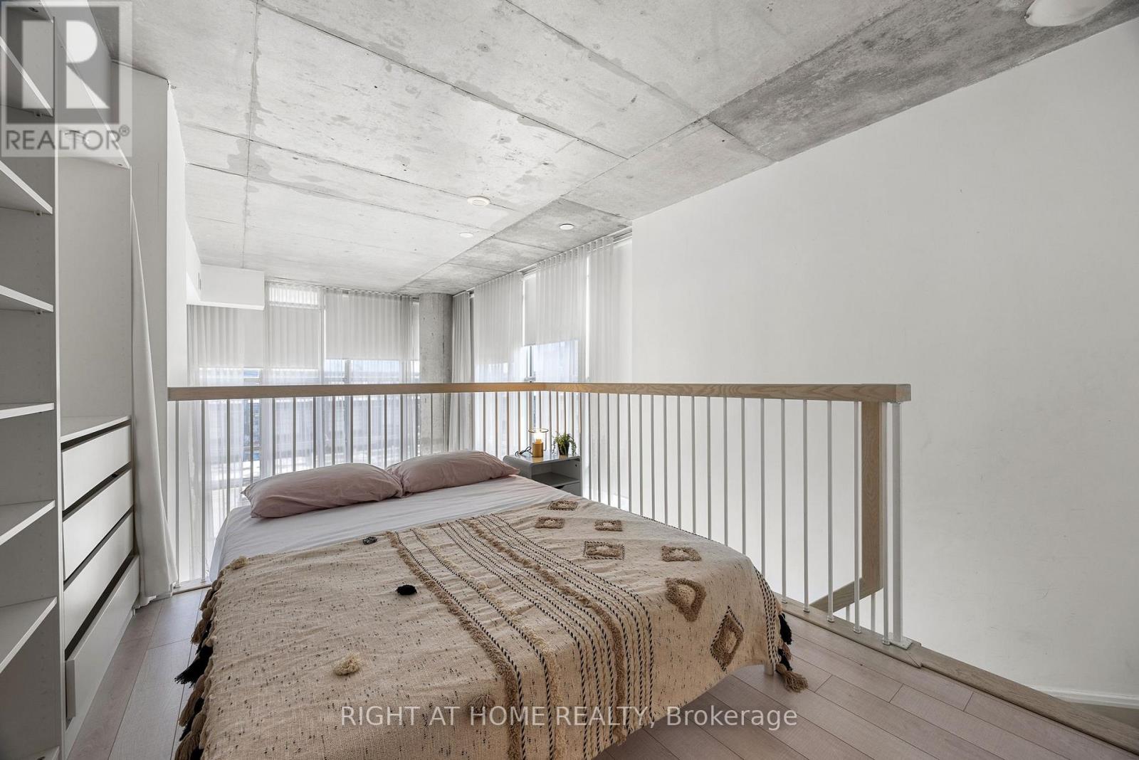 426- 5 Hanna Avenue, Toronto, ON photo 27
