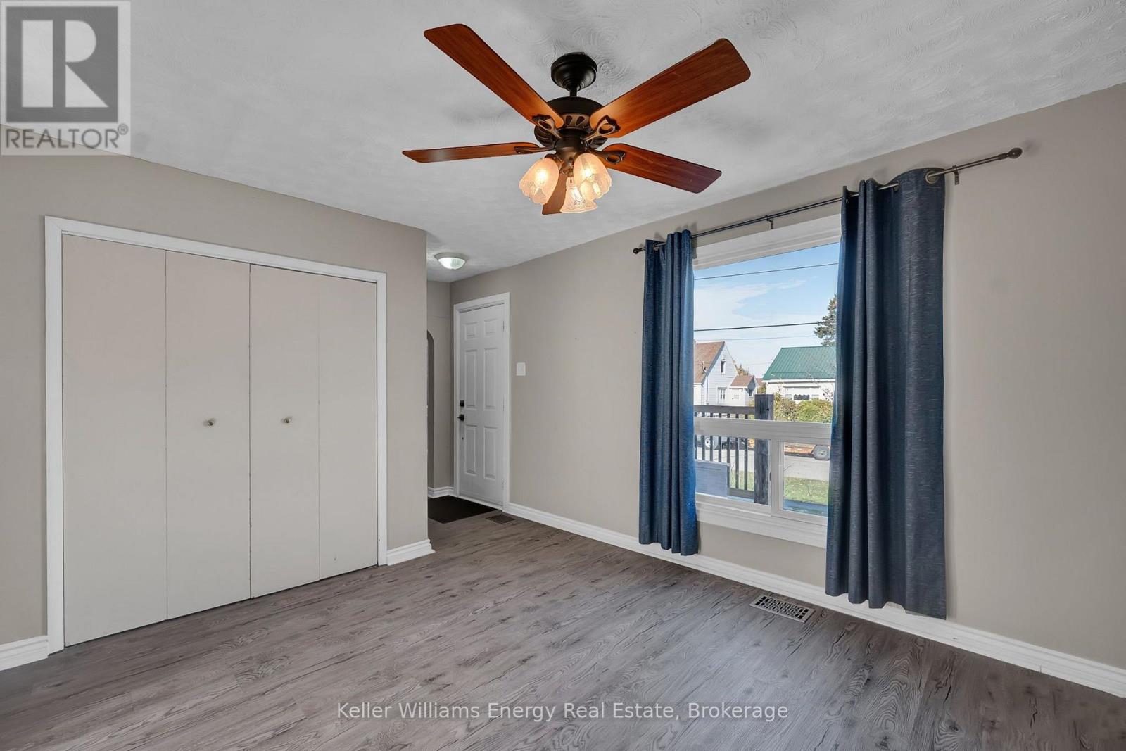 227 Marquette Avenue, Oshawa, ON photo 12