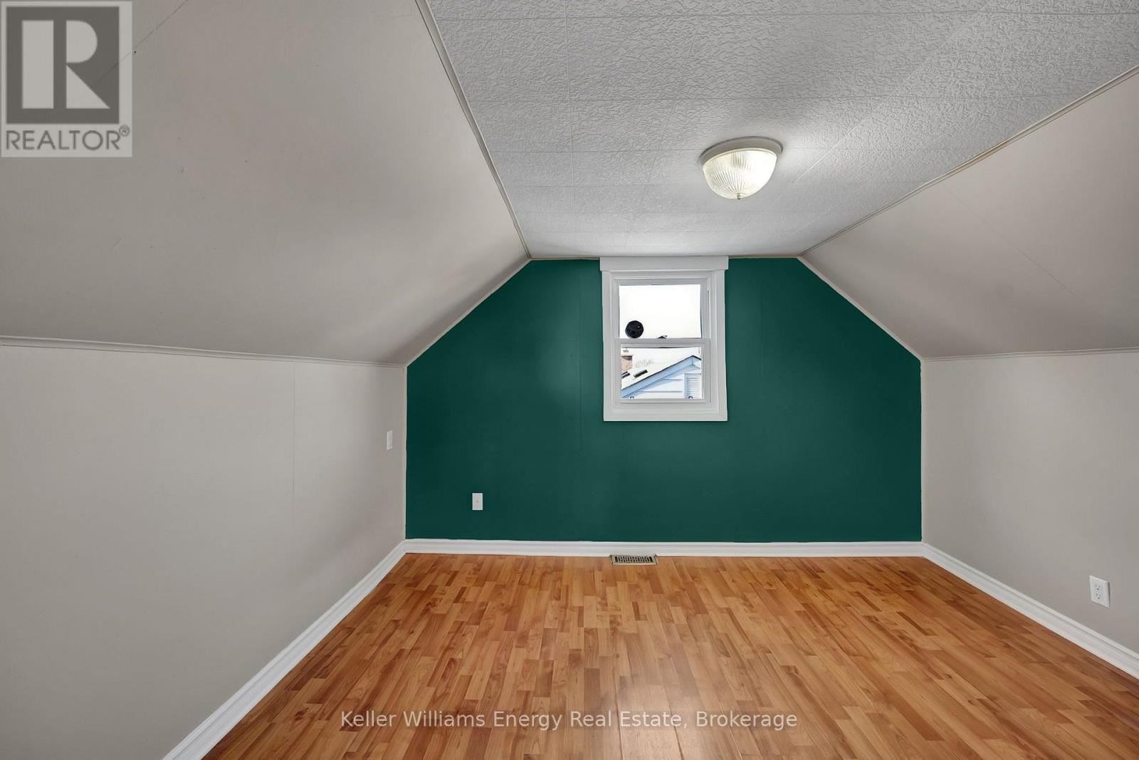 227 Marquette Avenue, Oshawa, ON photo 14