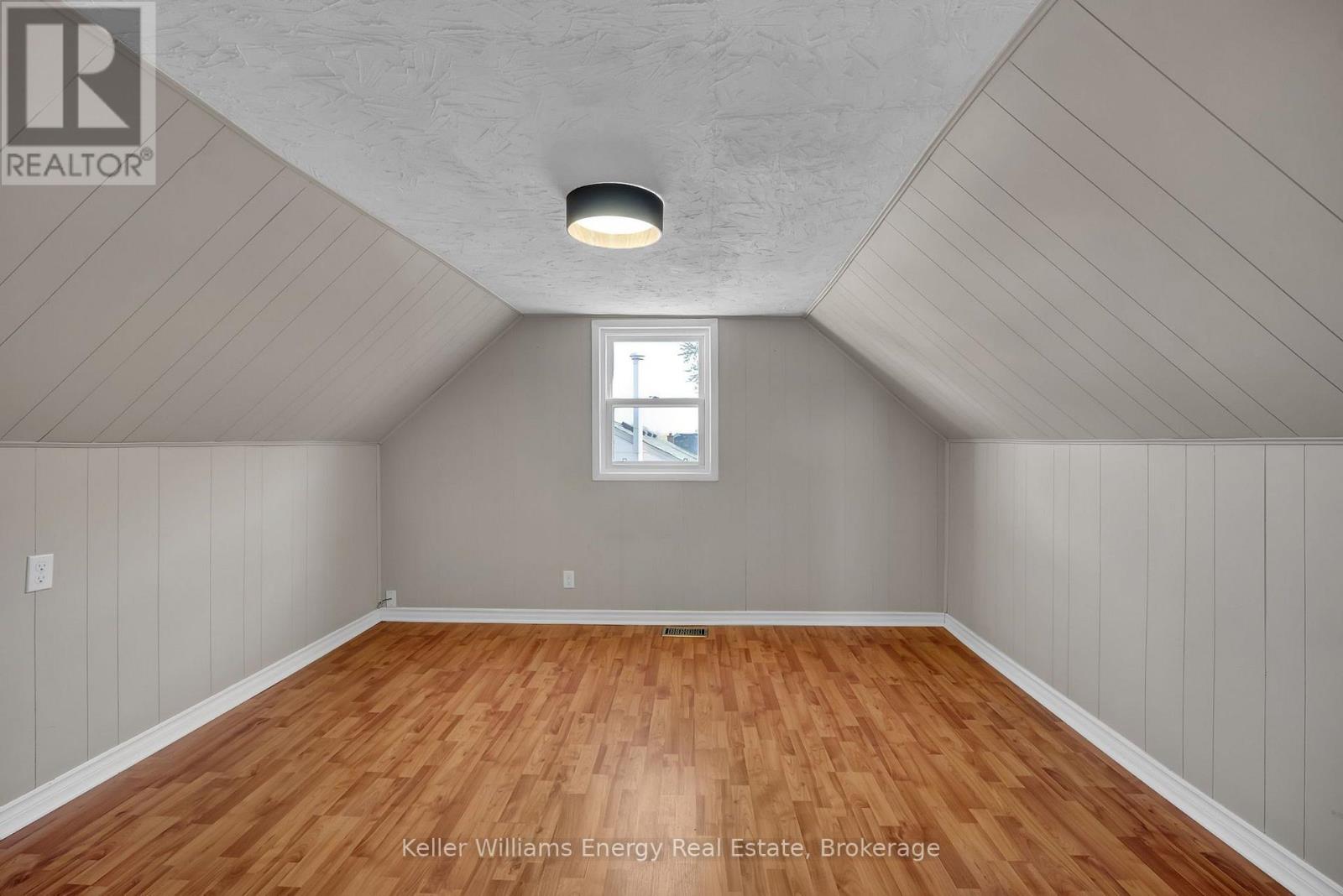 227 Marquette Avenue, Oshawa, ON photo 15