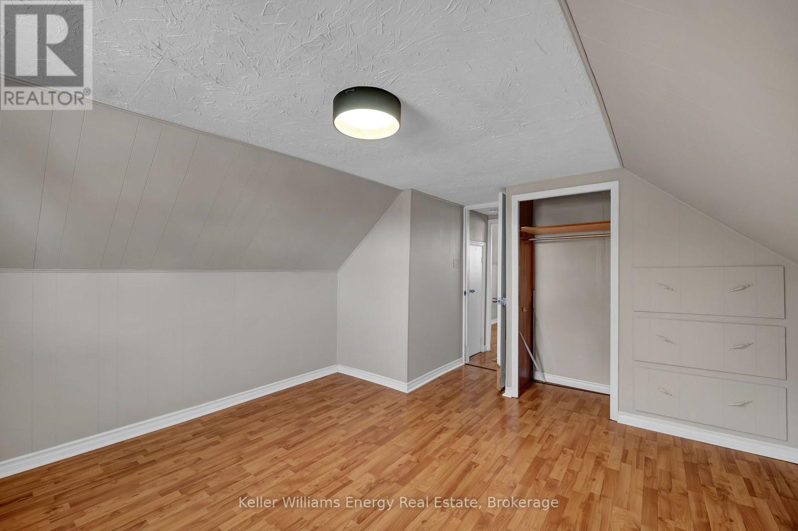 227 Marquette Avenue, Oshawa, ON photo 16