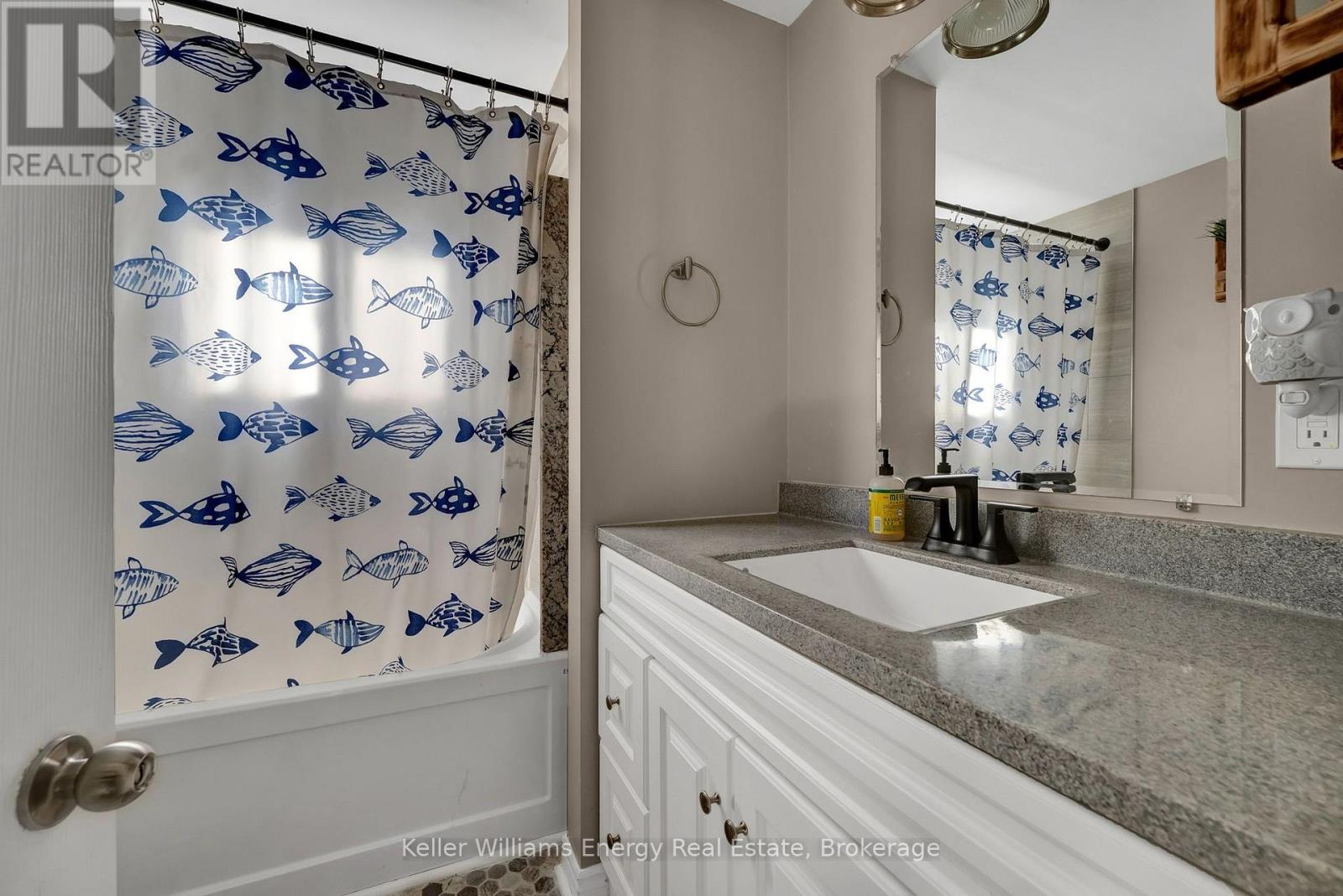 227 Marquette Avenue, Oshawa, ON photo 17