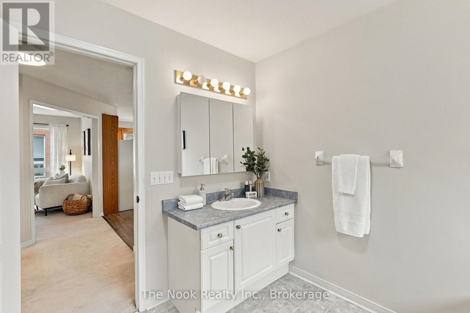 8 Vanessa Drive, Orillia, ON photo 24