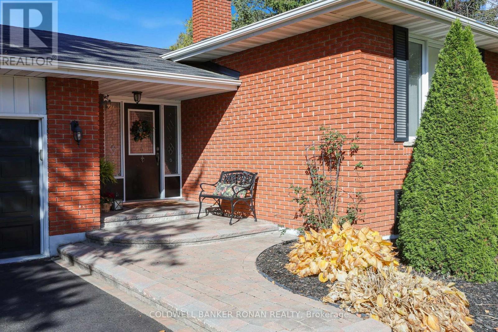 84 Cook Drive, King, ON photo 4