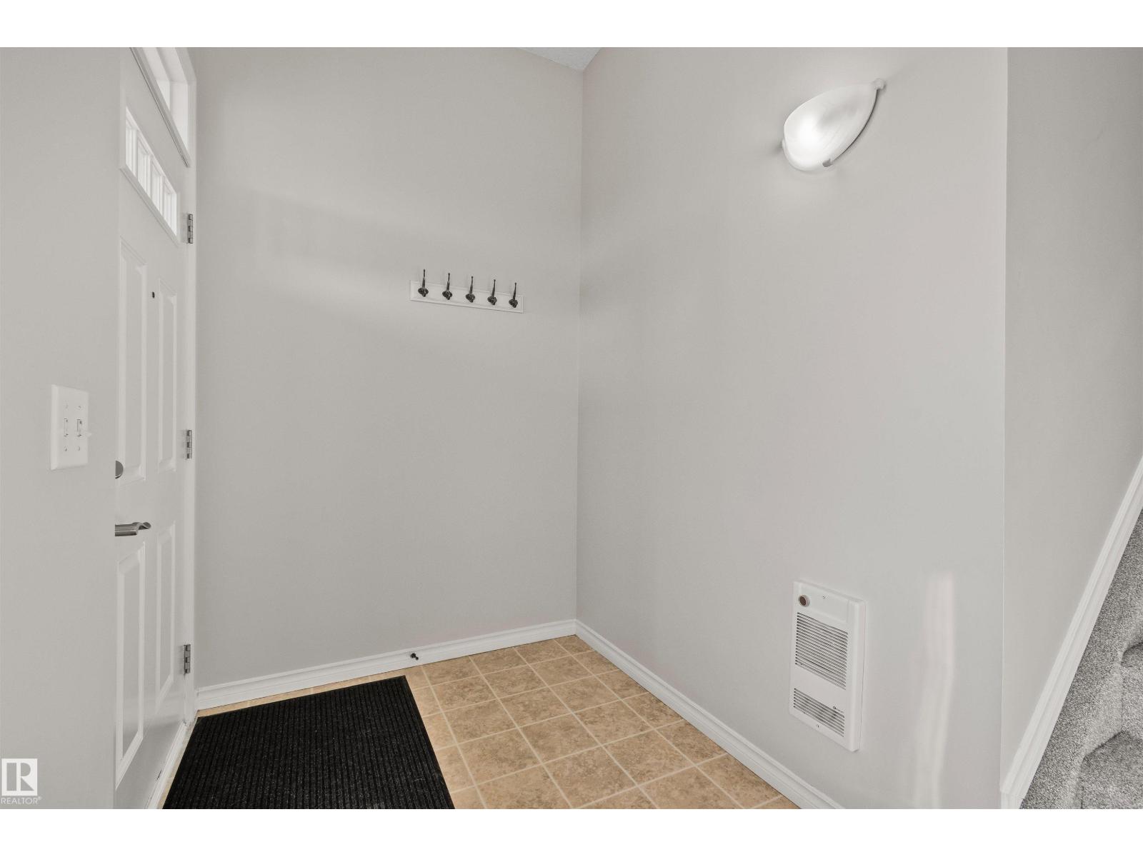 #1 3010 33 AV NW NW, Edmonton — photo 4