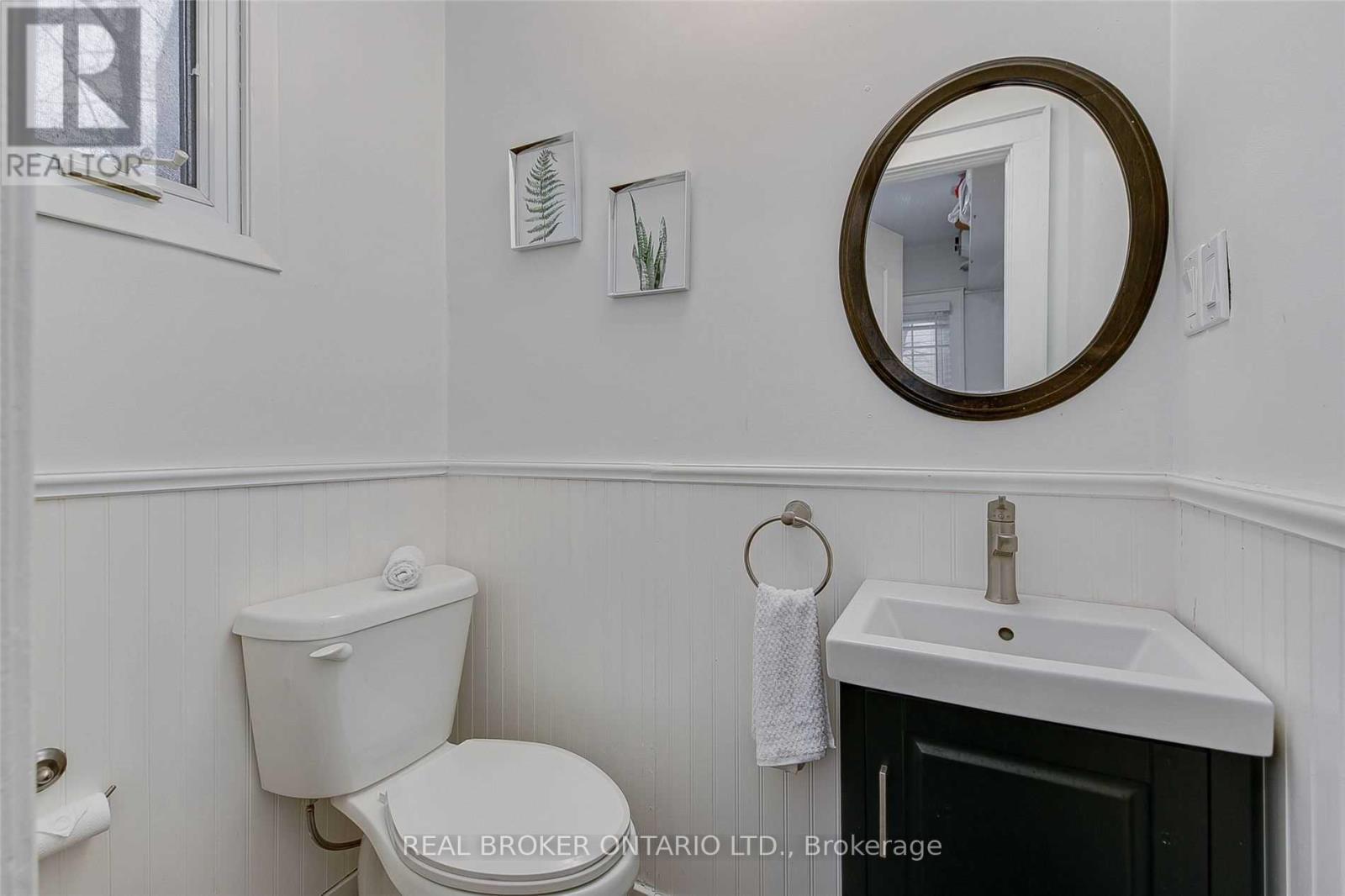 77 Wellington Street, Barrie photo 17