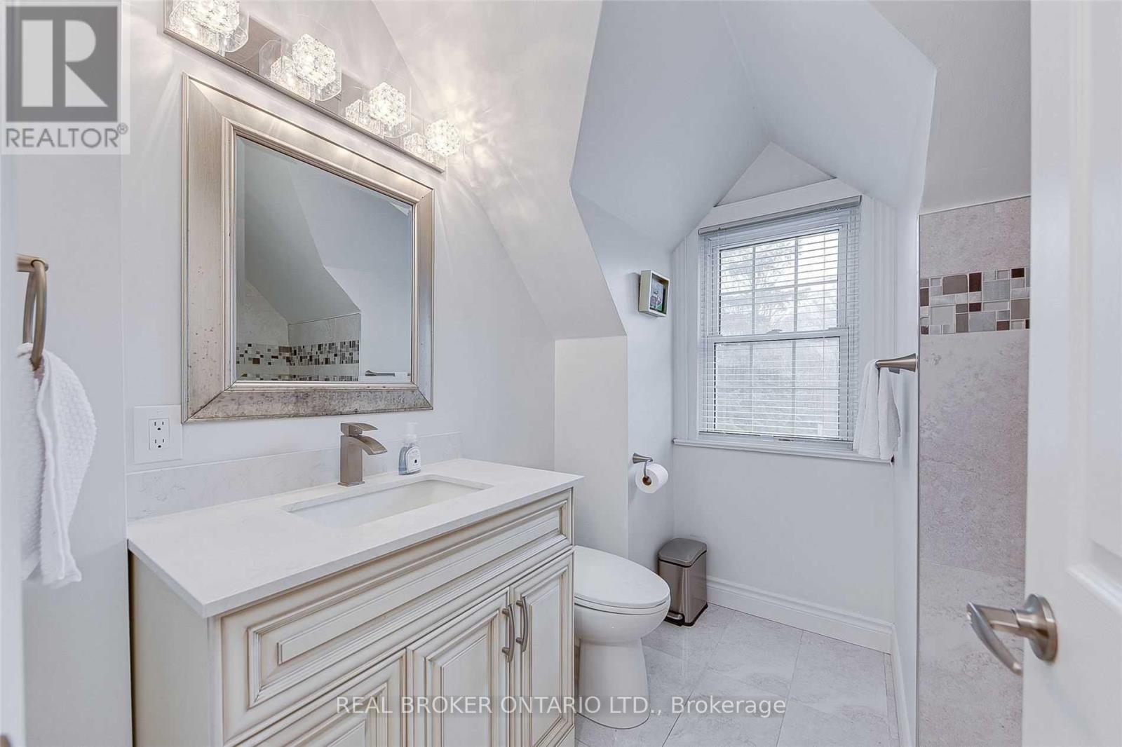 77 Wellington Street, Barrie photo 21