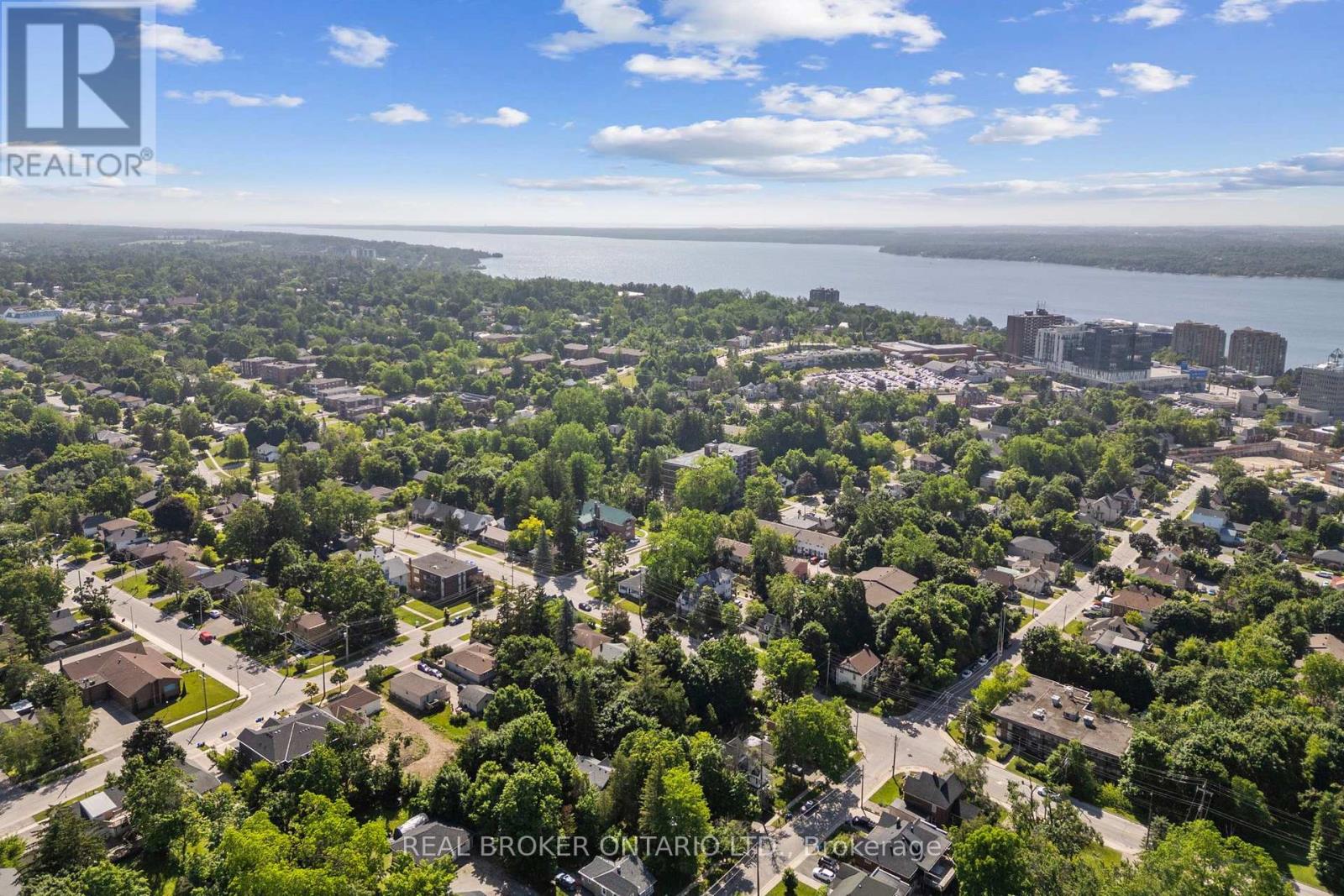 77 Wellington Street, Barrie photo 37