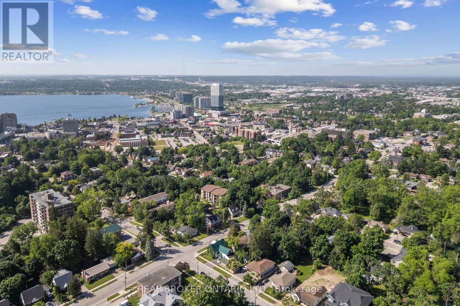 77 Wellington Street, Barrie photo 38