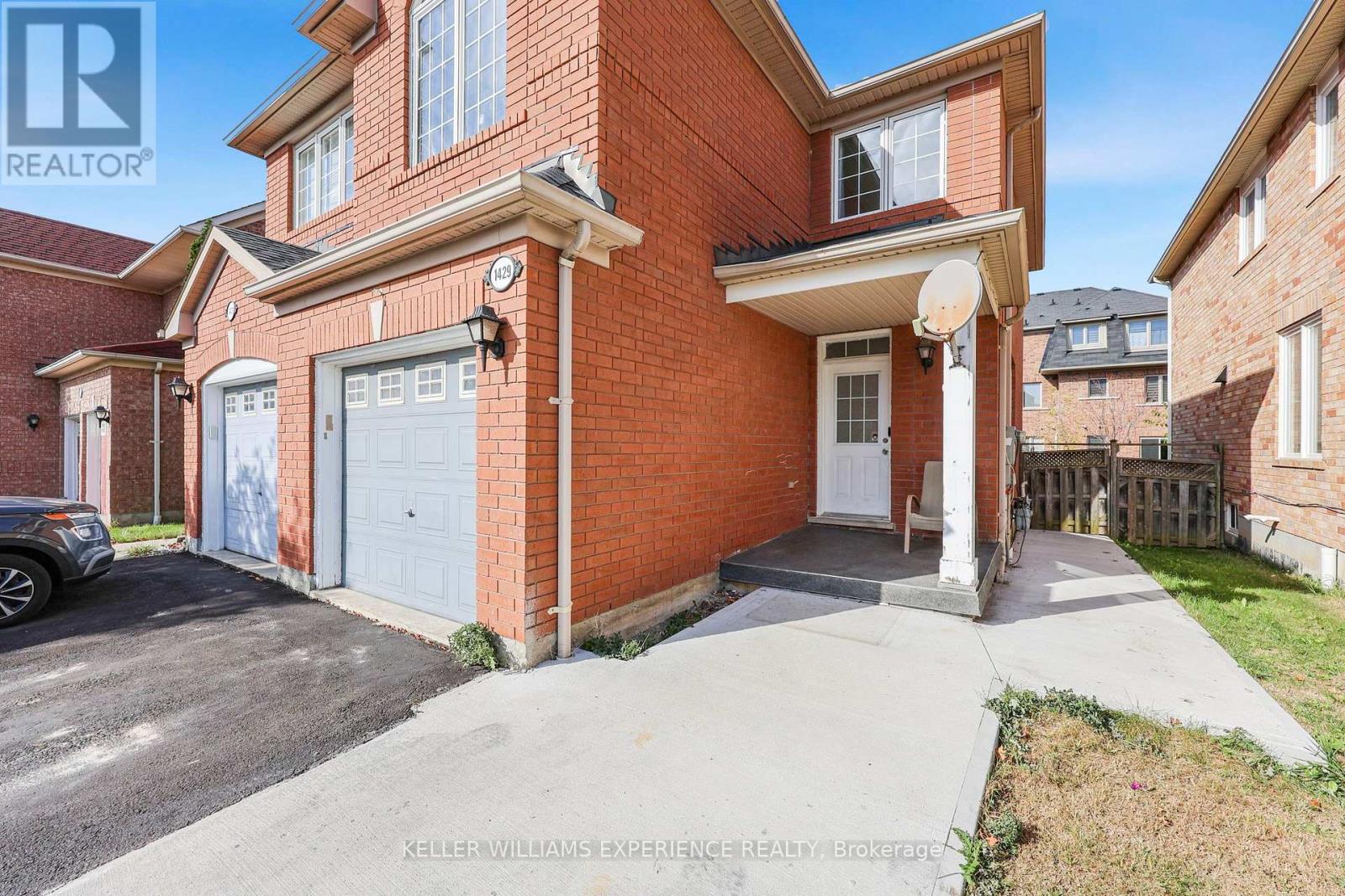 1429 Weir Chase, Mississauga, ON photo 2