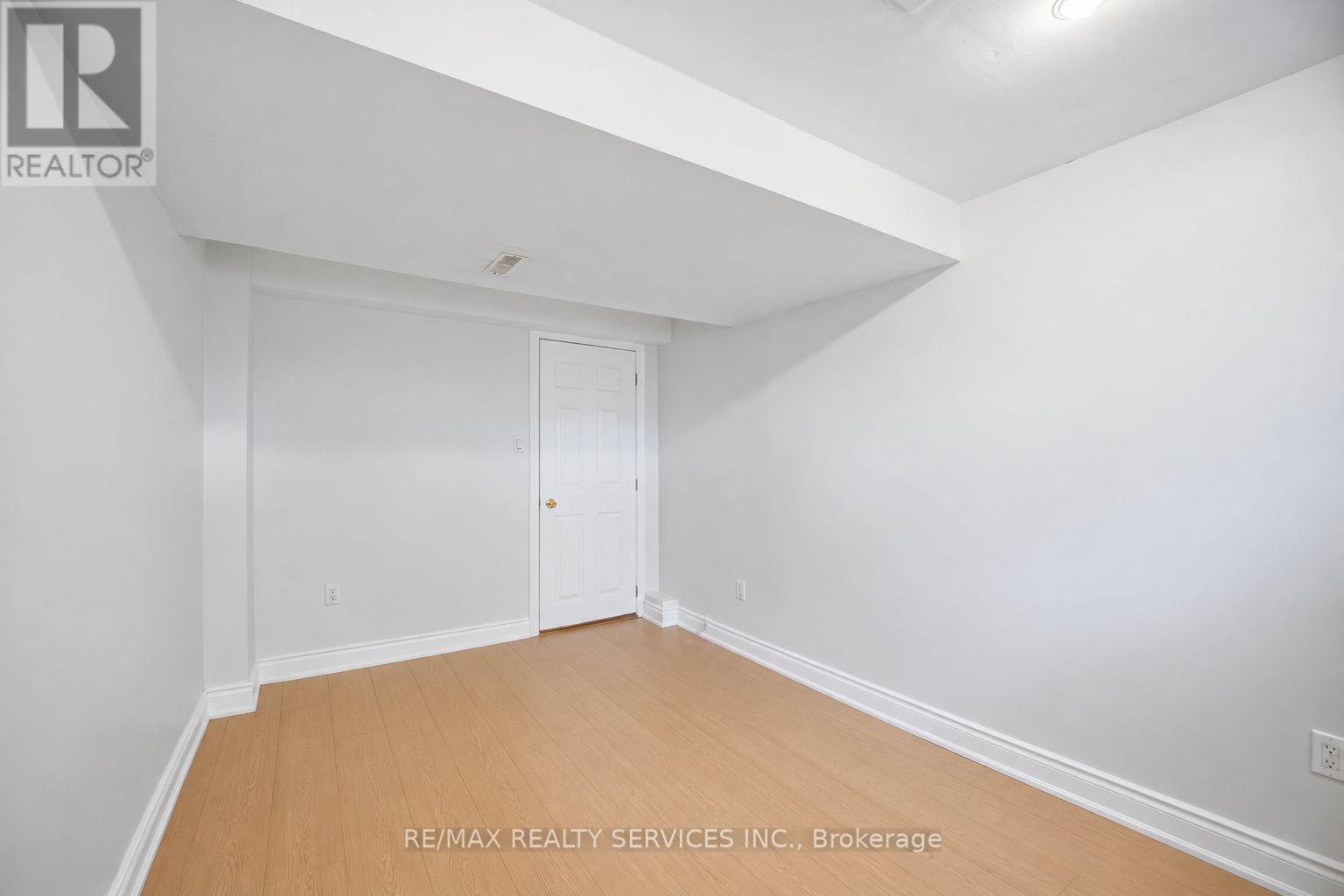 27 Edgemont Drive, Brampton, ON photo 43