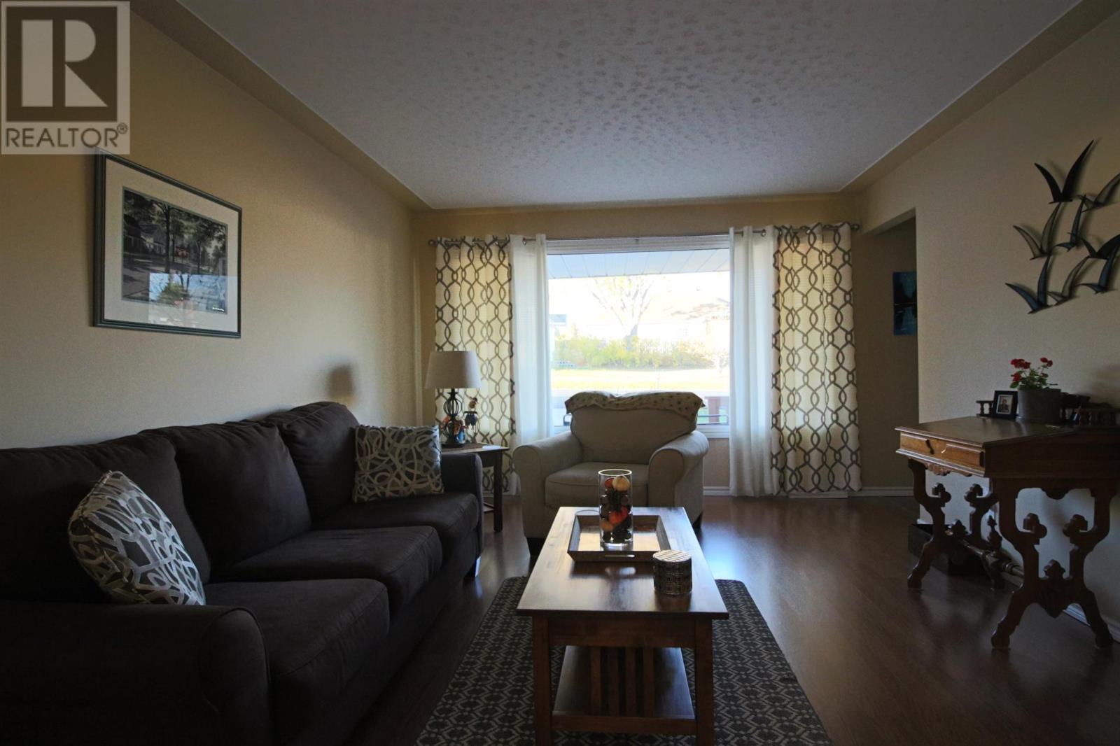 8 Wireless AVE - 27