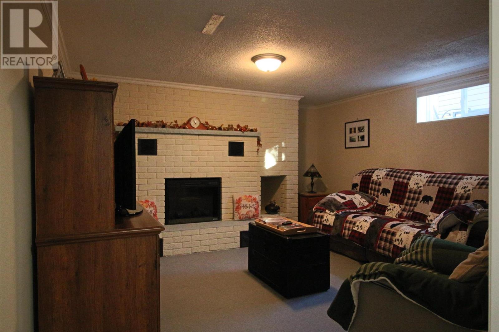 8 Wireless AVE - 42