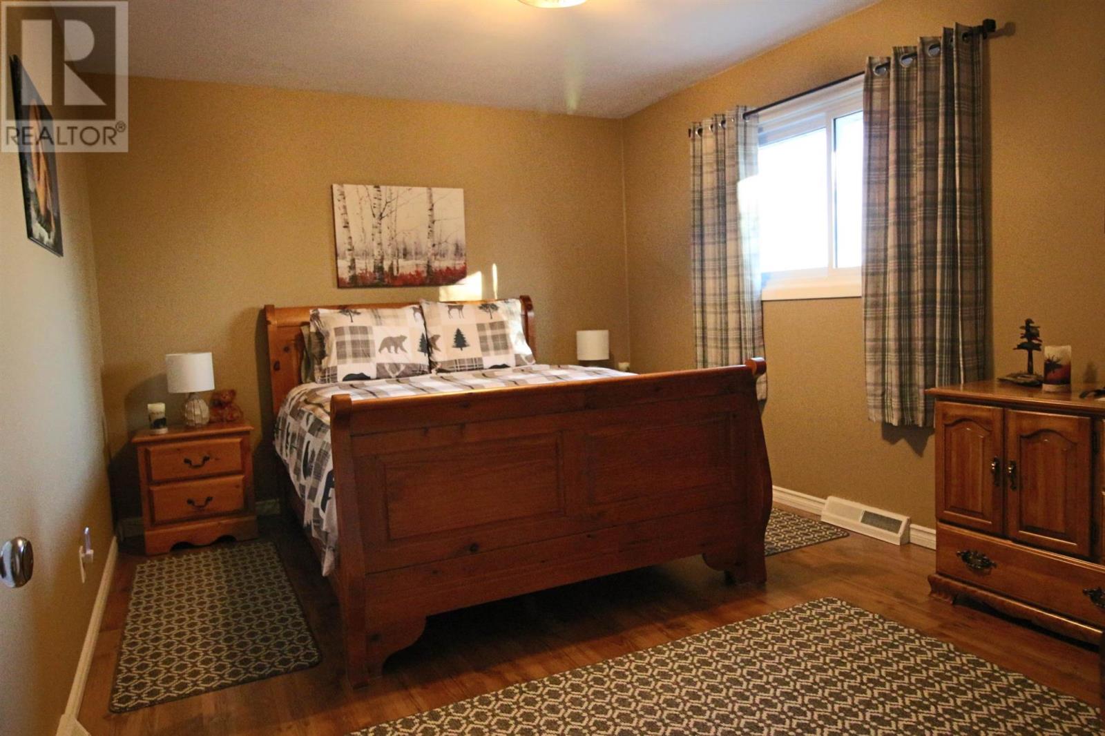 8 Wireless AVE - 30