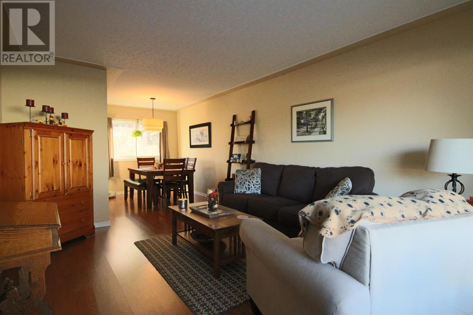 8 Wireless AVE - 29