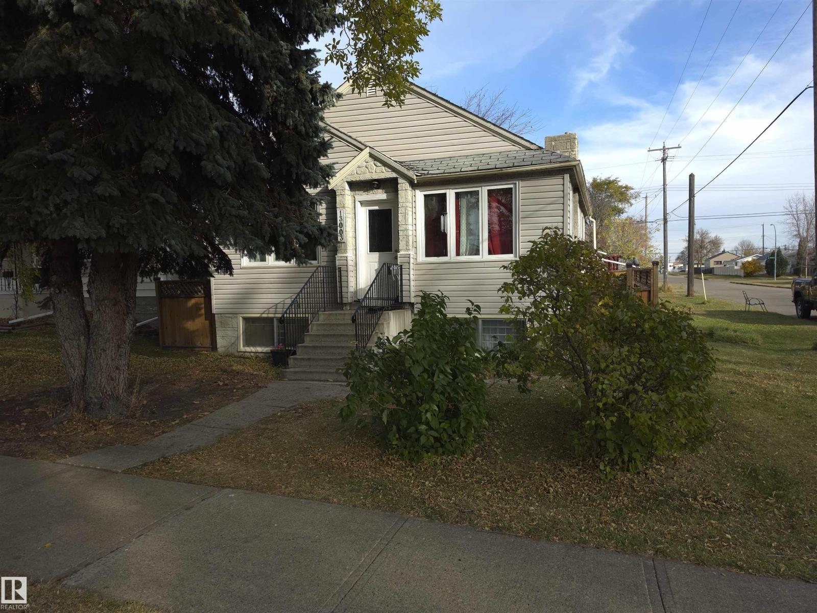 Photo of 13003 65 ST NW, Edmonton