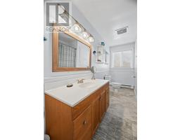 84 Cowan Avenue thumbnail 13