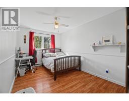 84 Cowan Avenue thumbnail 18