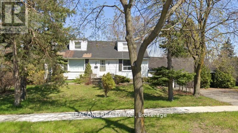 22 PLEASANT VIEW DRIVE, Toronto (Pleasant View)