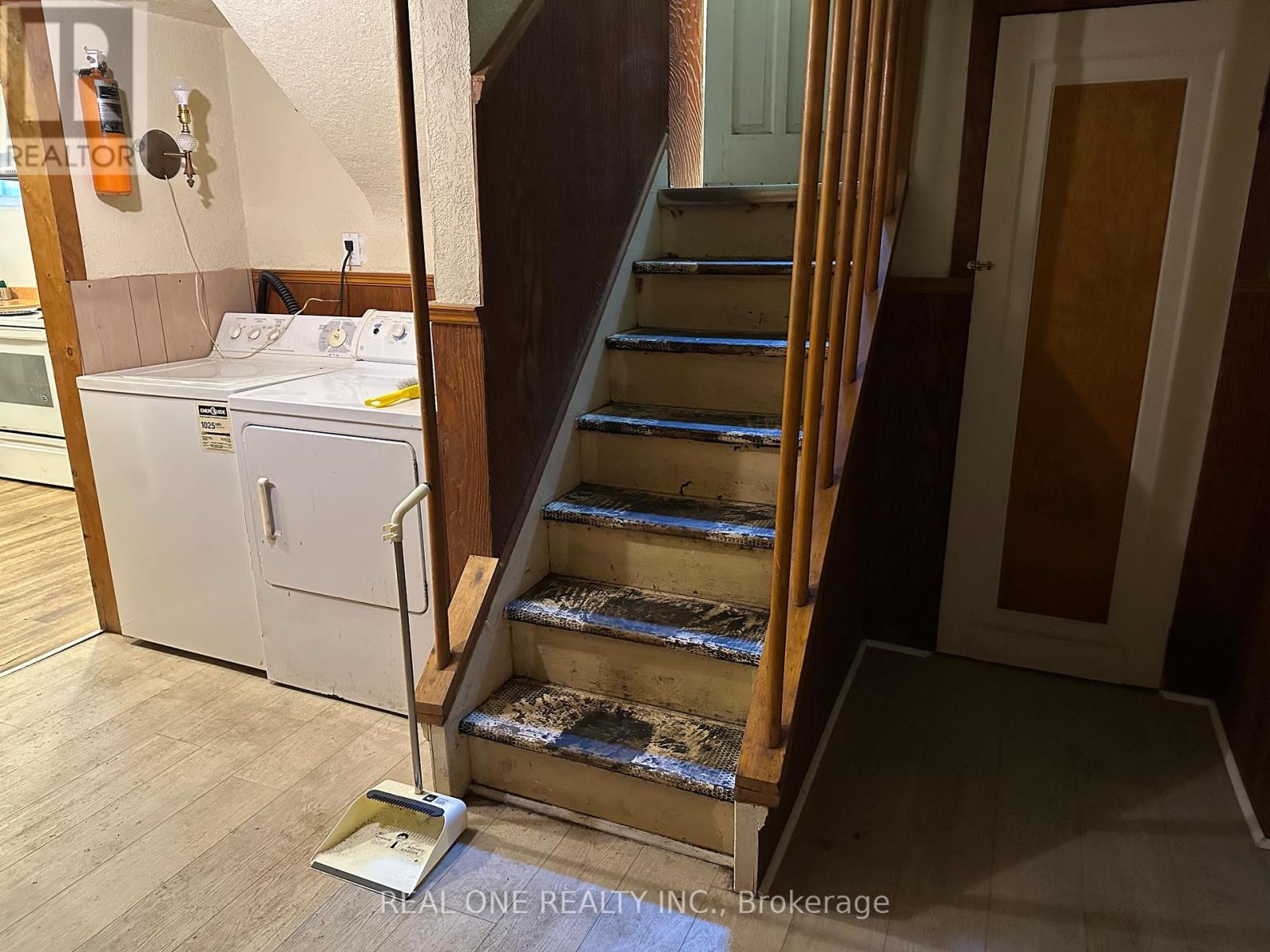 22 PLEASANT VIEW DRIVE, Toronto (Pleasant View) — photo 2