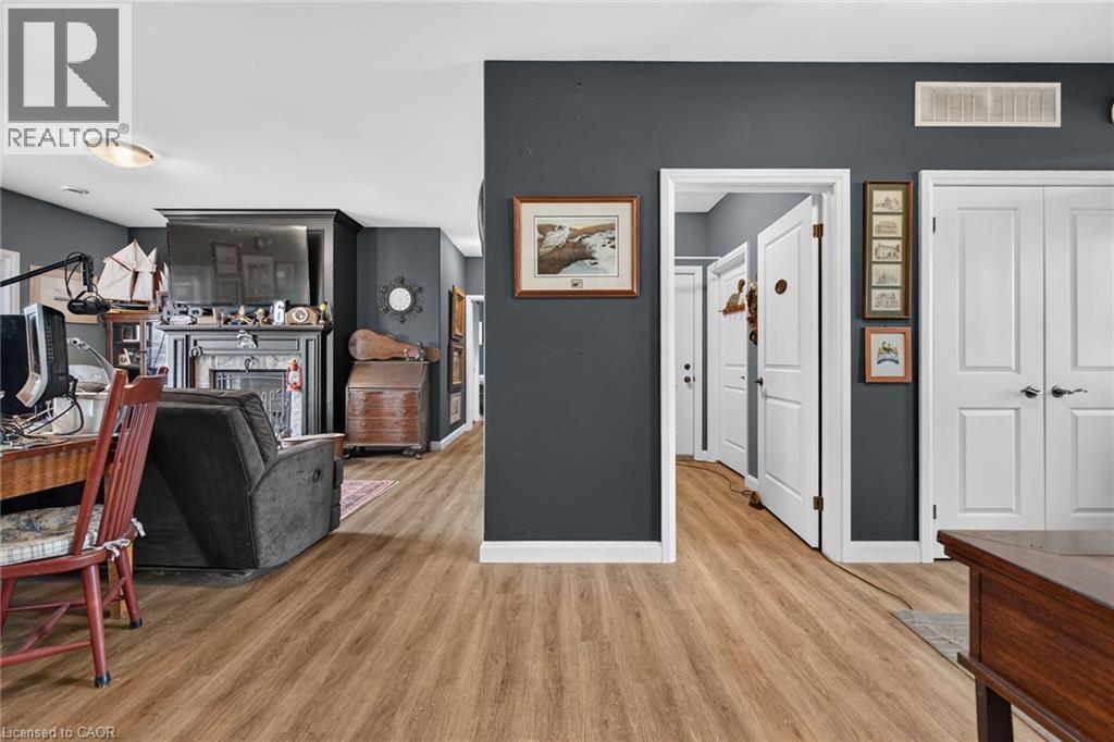 #31 740 MAIN Street E - 22