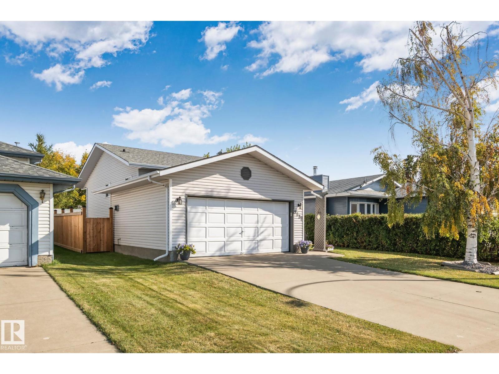 9532 175 AV NW NW, Edmonton