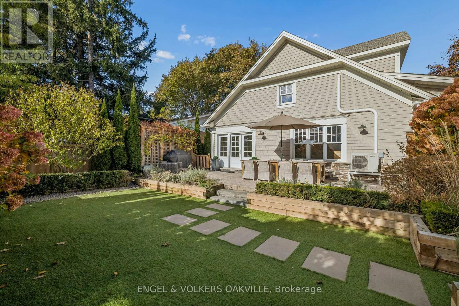 330 Camelot Court, Burlington, ON photo 47