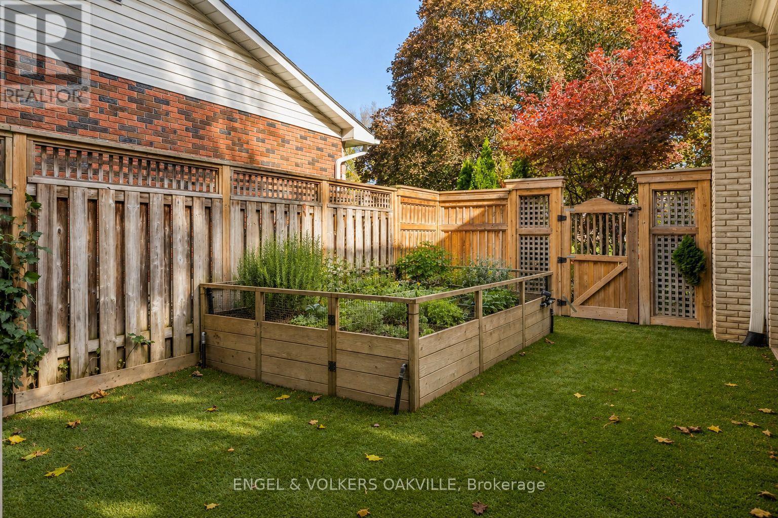 330 Camelot Court, Burlington, ON photo 49