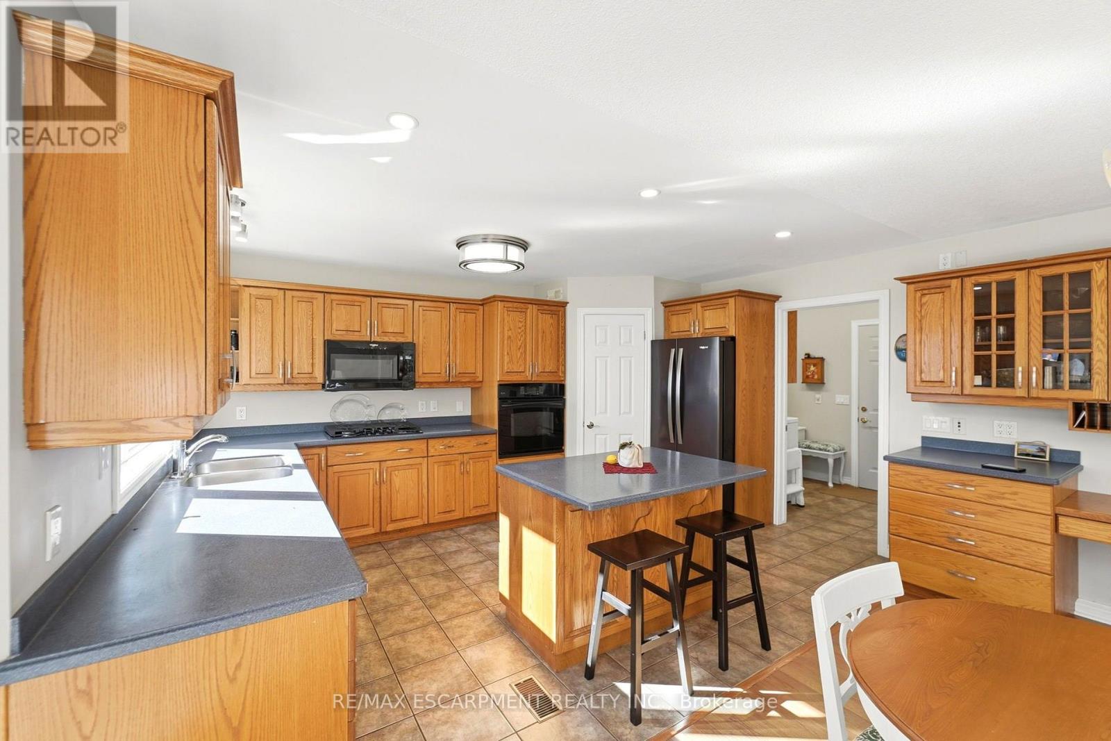 5 Upper Mohawk Point Road, Haldimand, ON photo 8