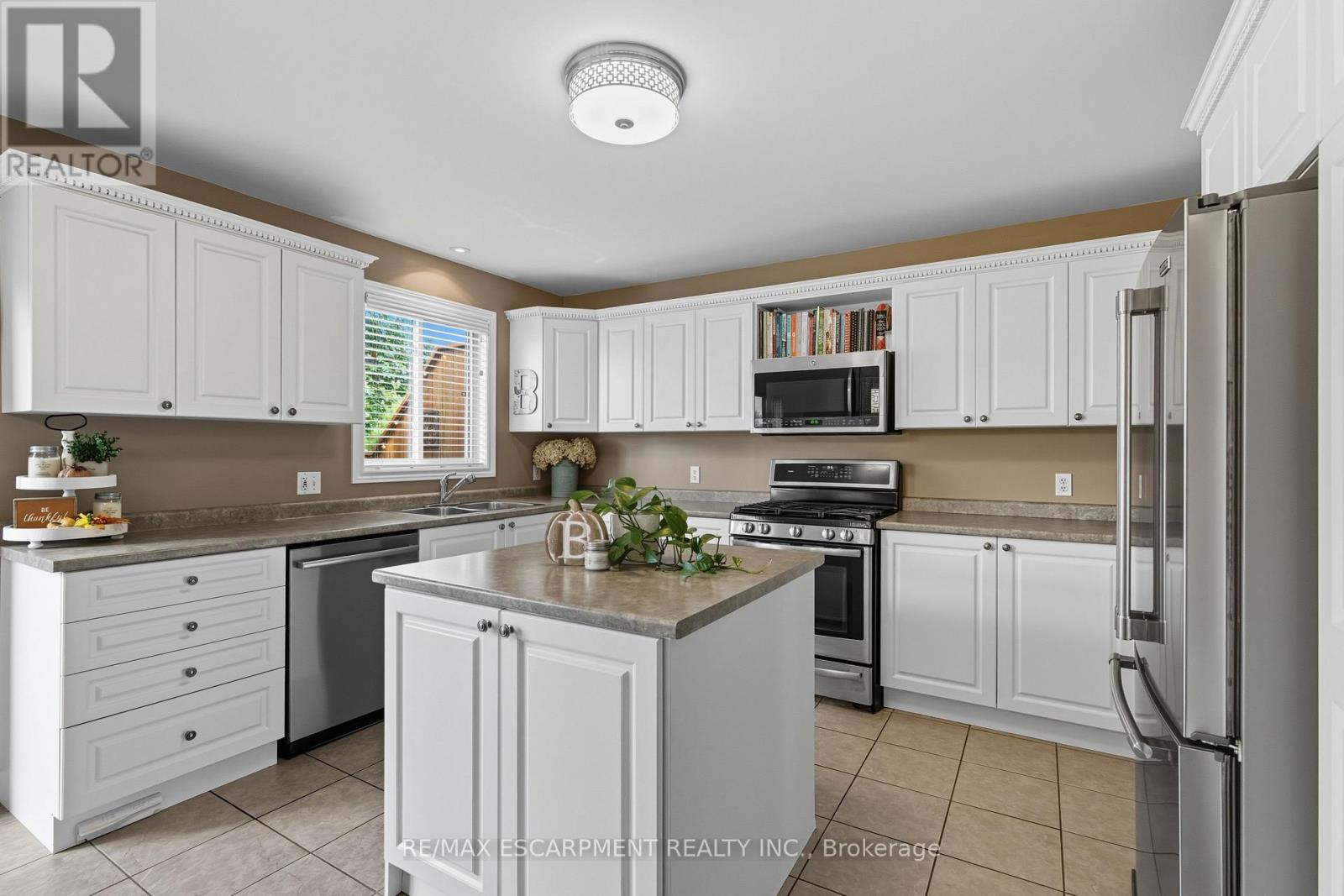 4 Blackburn Crescent, Haldimand, ON photo 14