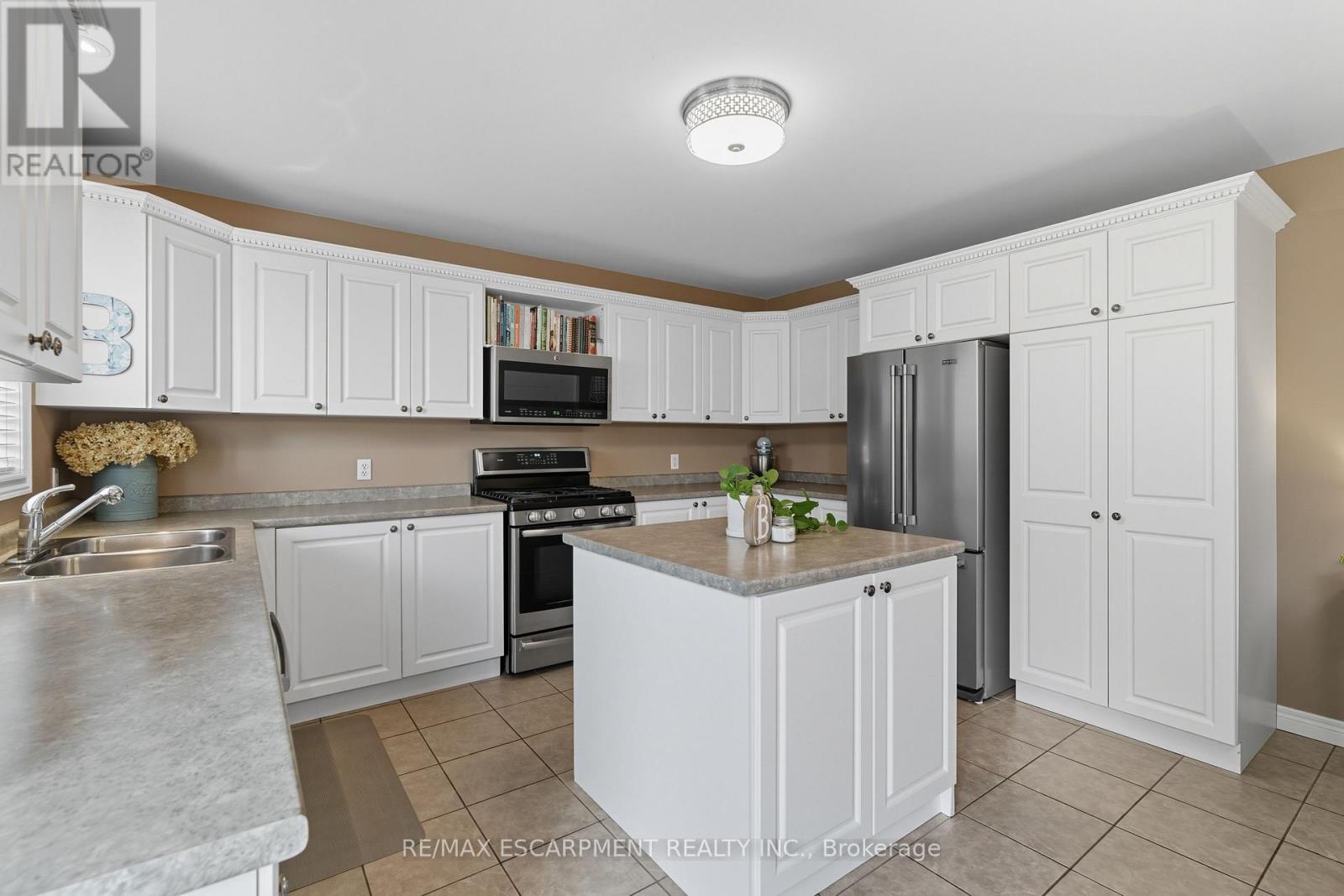 4 Blackburn Crescent, Haldimand, ON photo 15