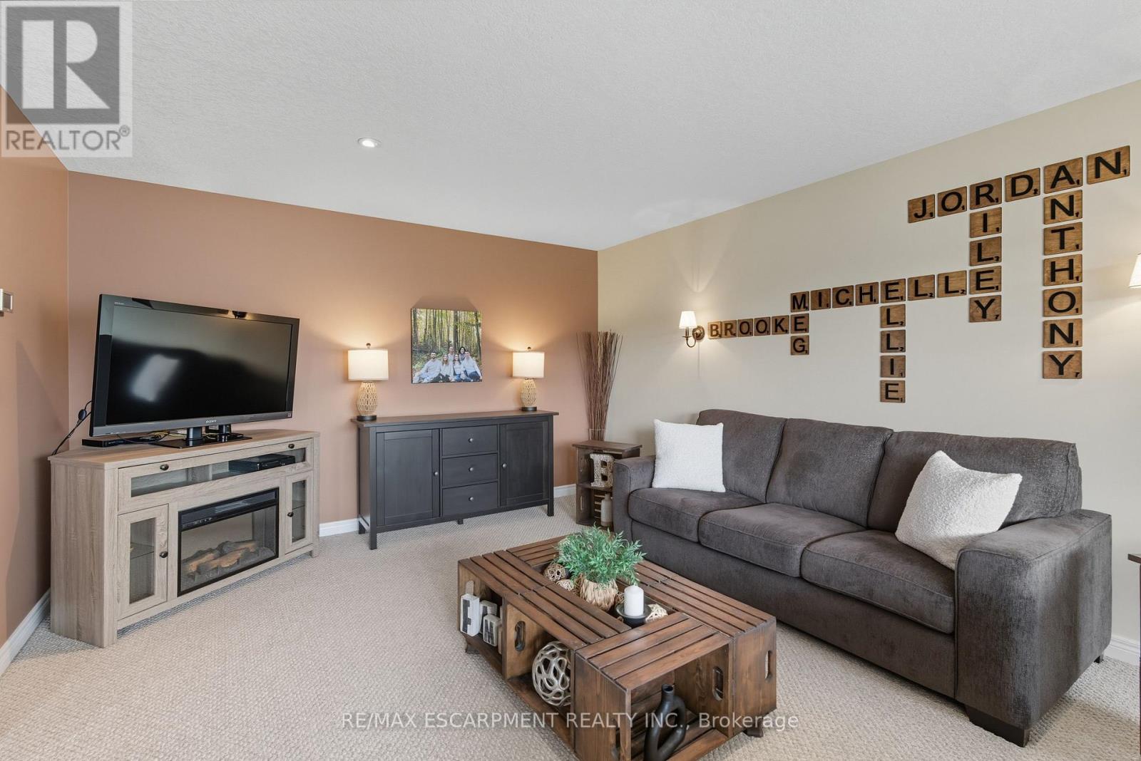 4 Blackburn Crescent, Haldimand, ON photo 8