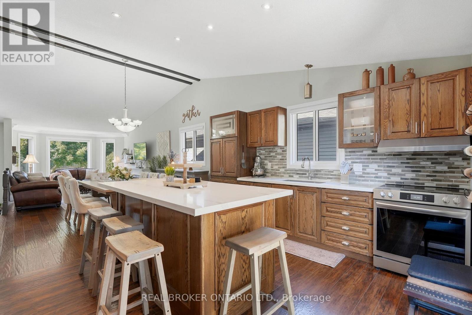 8 Moyle Drive, Brantford, ON photo 15