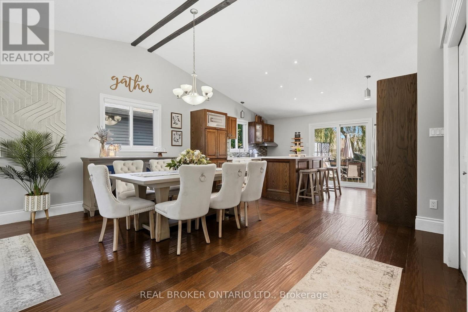 8 Moyle Drive, Brantford, ON photo 6